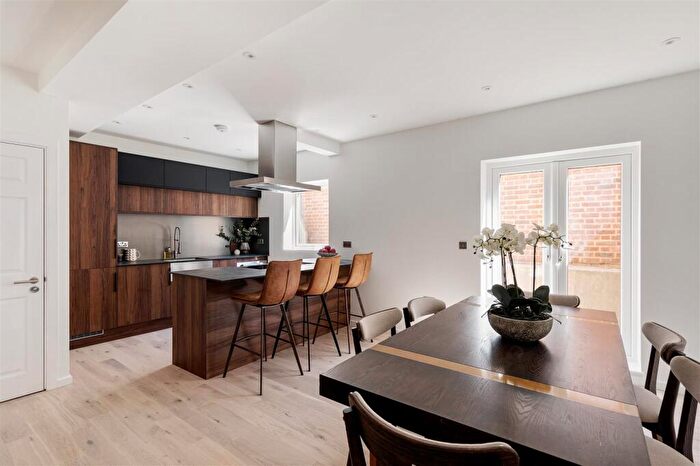 4 Bedroom House For Sale In Horace Road, Forest Gate, E7