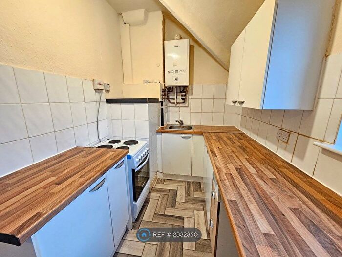 1 Bedroom Flat To Rent In Wellington Street West, Salford, M7