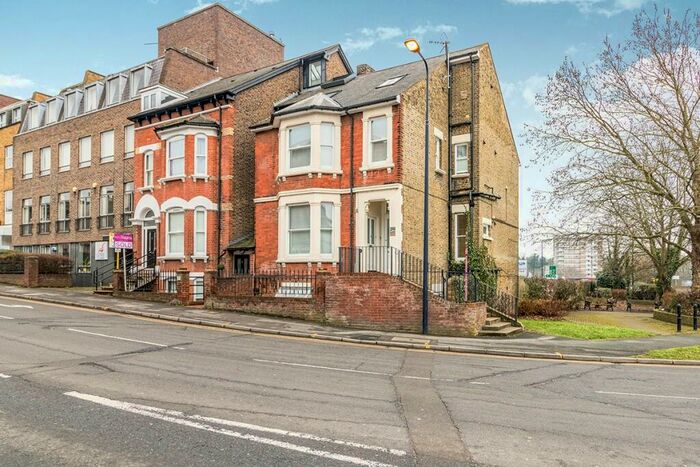 Flat To Rent In Albion Place, Maidstone, Kent, ME14