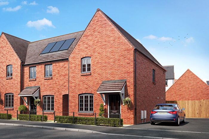 3 Bedroom End Of Terrace House For Sale In Field View, Brackley, NN13