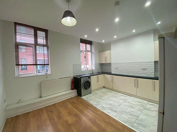 2 Bedroom Apartment To Rent In Hampton House, A Great Hampton Street, B18