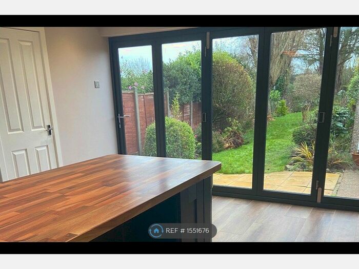 3 Bedroom Semi-Detached House To Rent In Nottingham Road, Nottingham, NG9