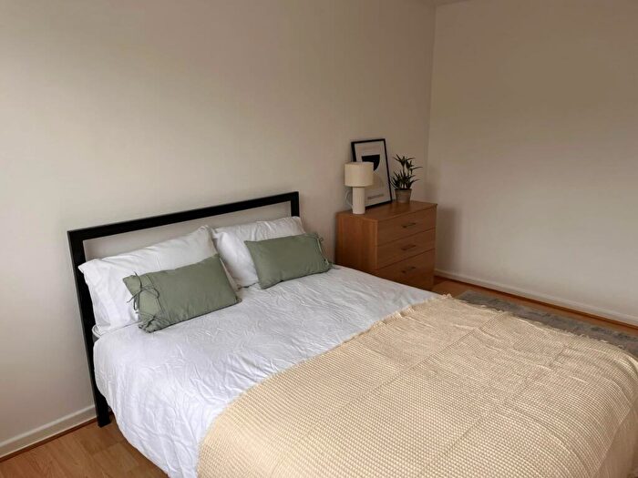 2 Bedroom Apartment To Rent In Woodbridge Green #, LS6