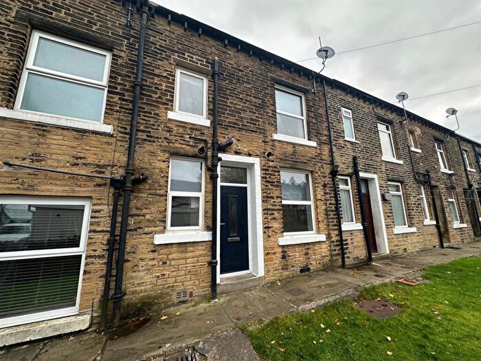 1 Bedroom Terraced House To Rent In Heathfield Grove, Halifax, HX3