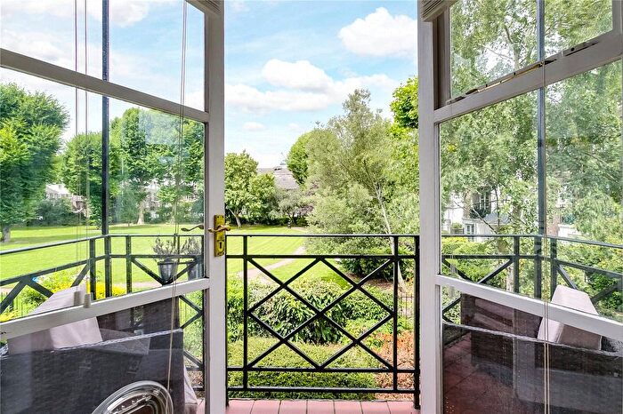 1 Bedroom Flat To Rent In Brompton Park Crescent, Fulham, SW6