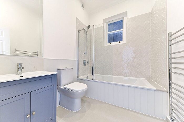 3 Bedroom Flat To Rent In Christchurch Avenue, London, NW6