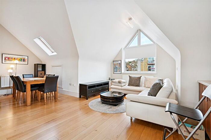 1 Bedroom Flat To Rent In Worple Road, Wimbledon, SW19