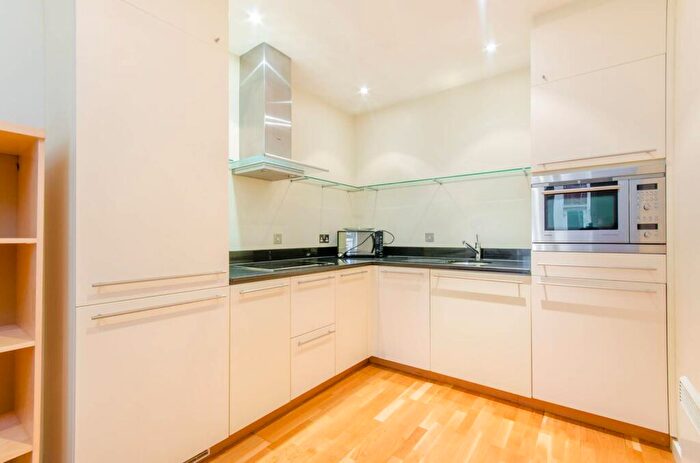 1 Bedroom Flat To Rent In Hosier Lane, Clerkenwell, London, EC1A