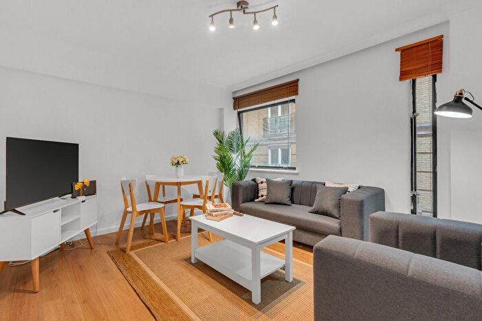 1 Bedroom Flat To Rent In City Of London, EC4R