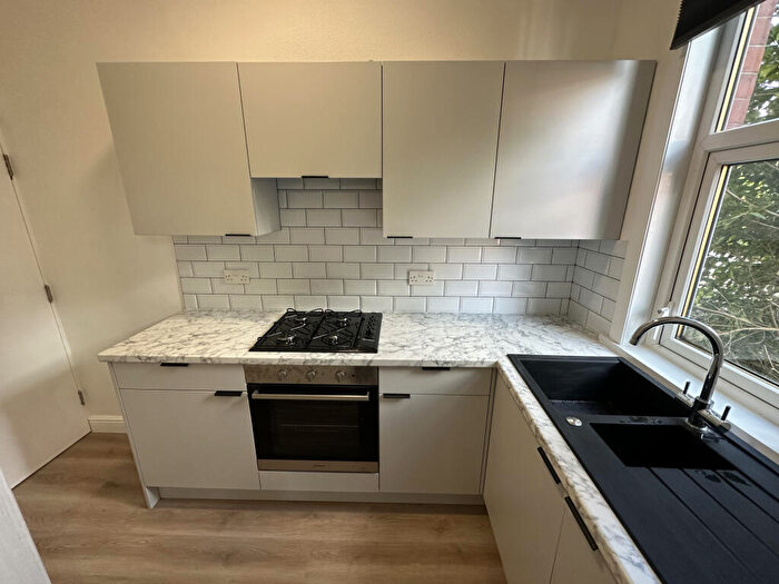 2 Bedroom Terraced House To Rent In Beechwood Mount, Leeds, LS4