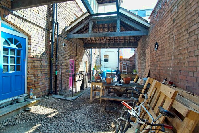 4 Bedroom End Of Terrace House To Rent In Hillgrove Street, Stokes Croft, Bristol, BS2