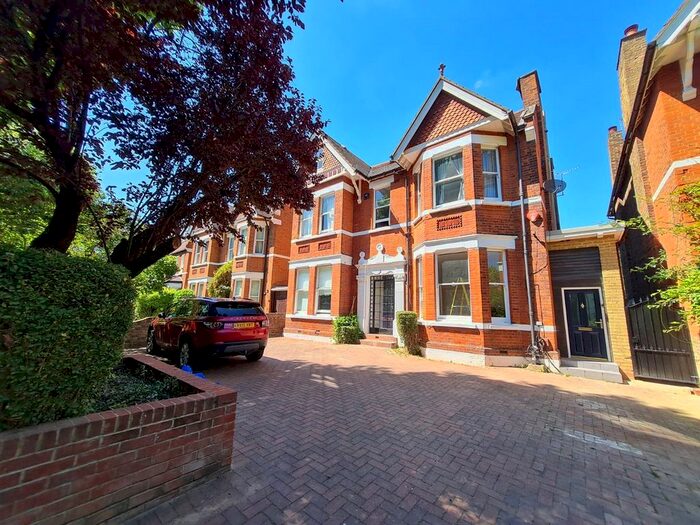 2 Bedroom Flat To Rent In Woodville Gardens, London, Greater London, W5