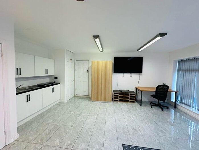 1 Bedroom Studio To Rent In Hainault Road, Chigwell, IG7