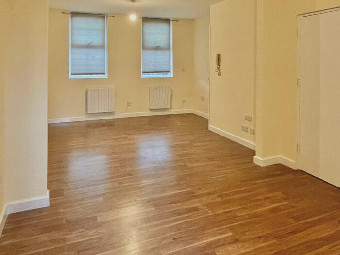 Studio To Rent In Seaforth Avenue, KT3