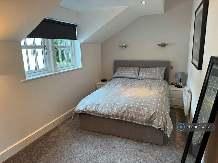 2 Bedroom Flat To Rent In Barton Road, Manchester, M28