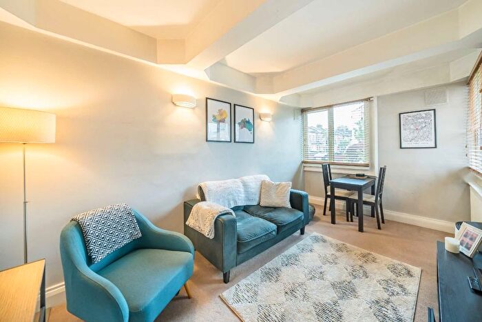 1 Bedroom Flat For Sale In Frogmore, Wandsworth, SW18