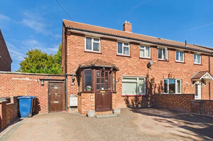 3 Bedroom Semi Detached House For Sale In Thorleye Road, Cambridge, Cambridgeshire, CB5