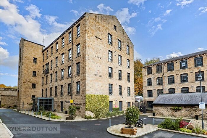 1 Bedroom Flat For Sale In Stoney Lane, Longwood, Huddersfield, West Yorkshire, HD3