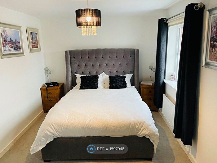 3 Bedroom Semi-Detached House To Rent In Saddler Place, Wellesbourne, Warwick, CV35