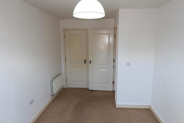 2 Bedroom Apartment To Rent In Admirals Way, Gravesend, Kent, DA12