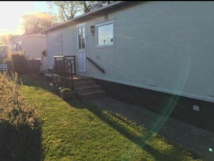 2 Bedroom Park Home For Sale In Crookham Park, Berkshire, RG19