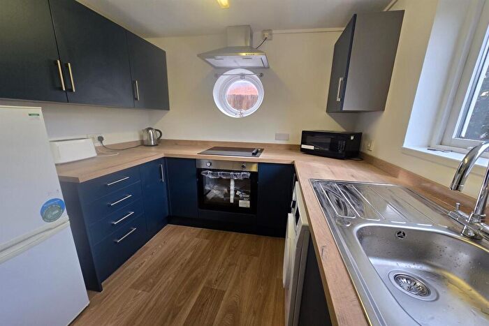 1 Bedroom Apartment To Rent In Tonnelier Road, Dunkirk, NG7