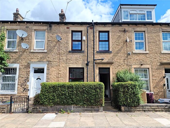 3 Bedroom Terraced House To Rent In Pennington Terrace, Bradford, West Yorkshire, BD5