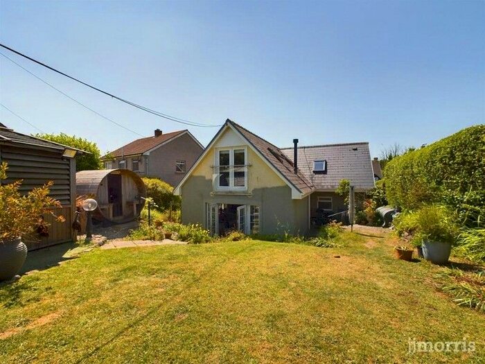 4 Bedroom Detached Bungalow For Sale In Pendine, Pendine, Carmarthenshire., SA33