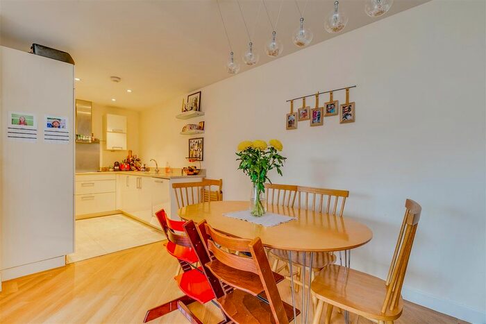 2 Bedroom Flat To Rent In Carrellia Court, Acton Lane, Chiswick, W4