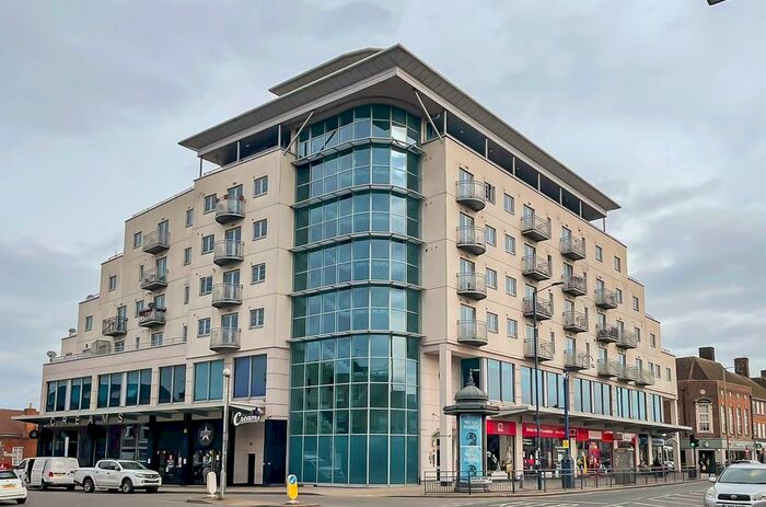 2 Bedroom Flat To Rent In Centurion House, Edgware, Greater London, HA8