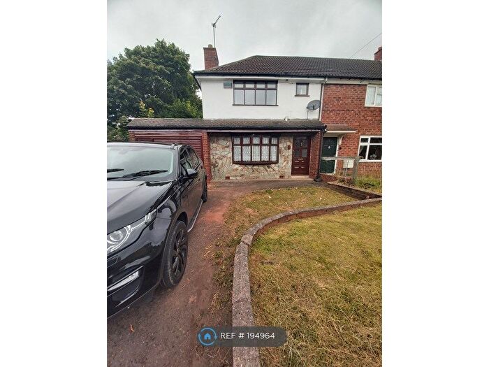 3 Bedroom End Of Terrace House To Rent In Walsall Road, West Bromwich, B71