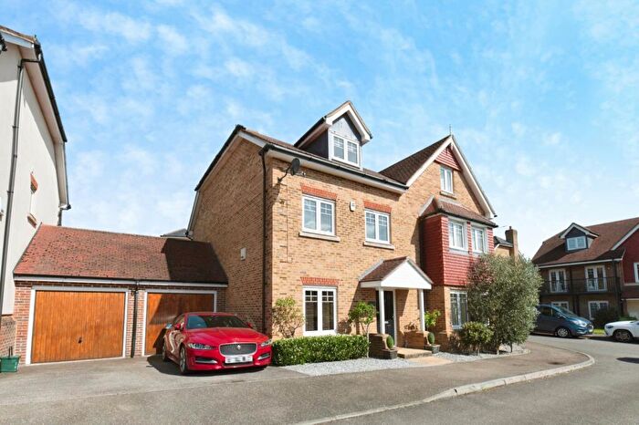 3 Bedroom Semi-Detached House For Sale In Halcyon Close, Oxshott, Leatherhead, Surrey, KT22