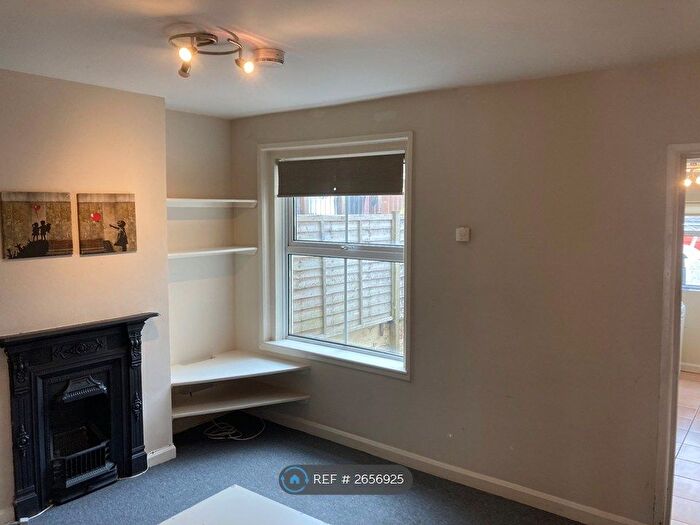 3 Bedroom Terraced House To Rent In Dover Street, Southampton, SO14