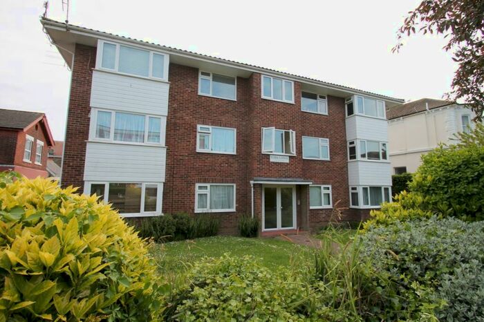 2 Bedroom Flat To Rent In York Lodge, Worthing, BN11