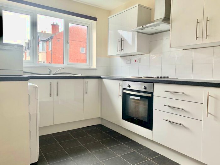 3 Bedroom Town House To Rent In Highfield Road, Dunkirk, NG7