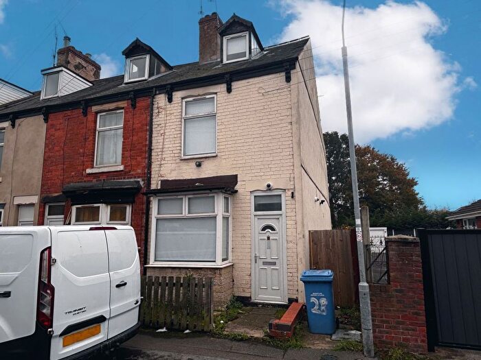 3 Bedroom End Of Terrace House For Sale In Clinton Street, Worksop, S80