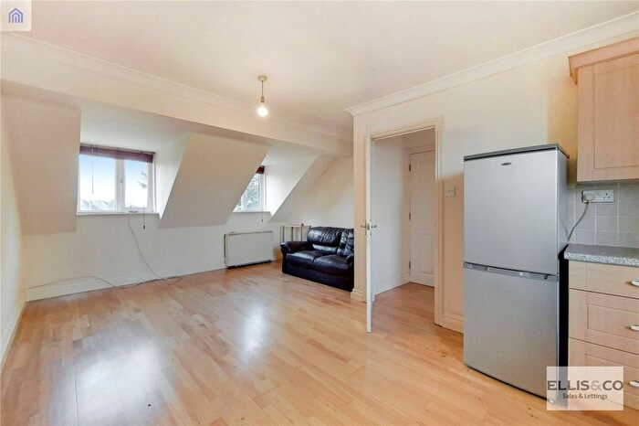 1 Bedroom Flat To Rent In Hillview Close, Wembley, HA9