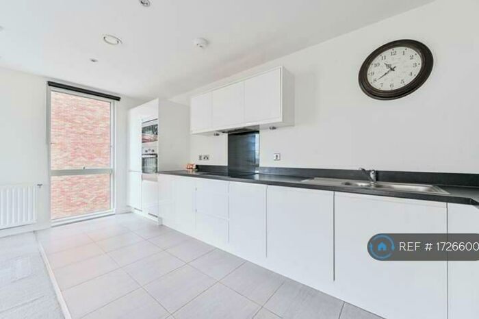 3 Bedroom Flat To Rent In London, London, HA1