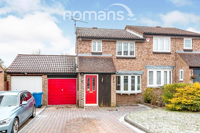 3 Bedroom Semi-Detached House To Rent In Wargrove Drive, College Town, Sandhurst, GU47