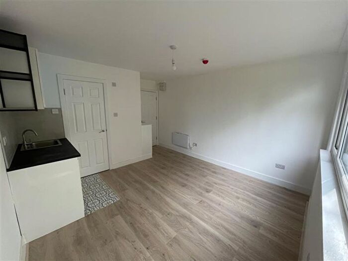 1 Bedroom Studio To Rent In Coburg Crescent, London, SW2