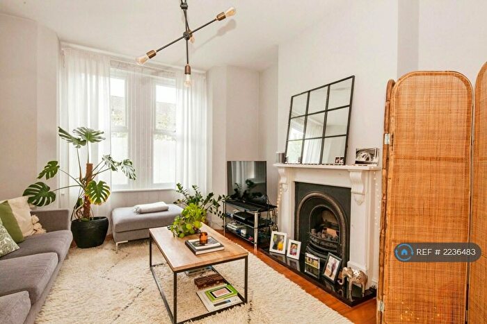 3 Bedroom Terraced House To Rent In Ivydale Road, London, SE15