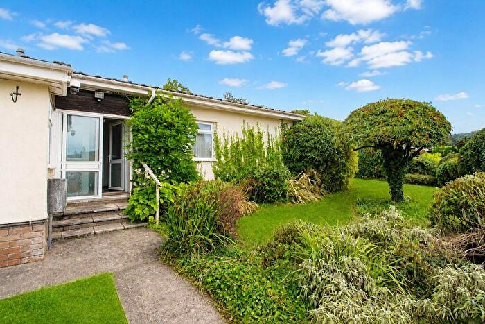 2 Bedroom Detached Bungalow For Sale In Belmont Road, Winscombe, BS25