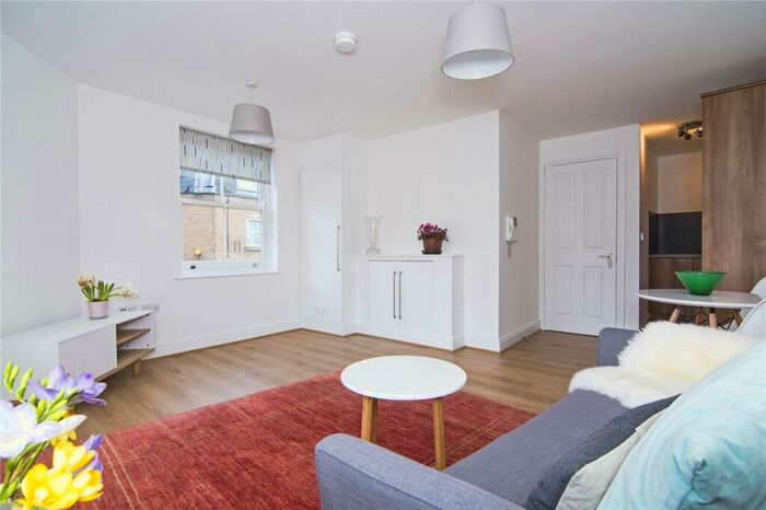 1 Bedroom Flat To Rent In St. Stephens Road, Bow, London, E3