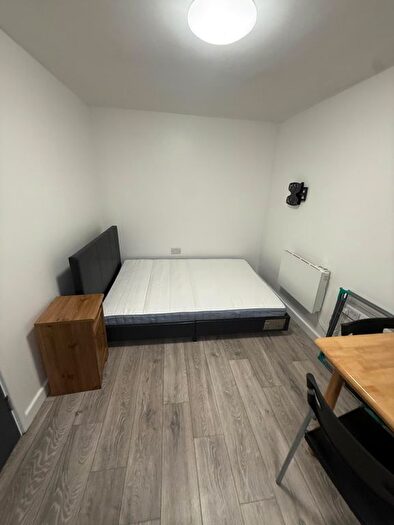 5 Bedroom Semi-Detached House To Rent In Brazil Street, Leicester, LE2