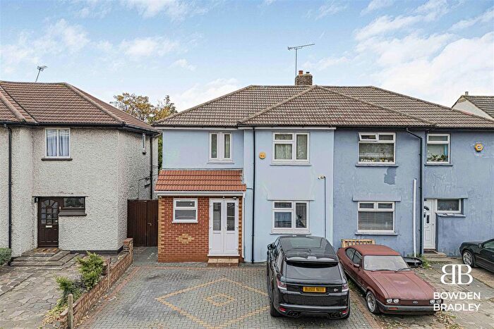 3 Bedroom Semi-detached House For Sale In Russell Gardens, Ilford, IG2