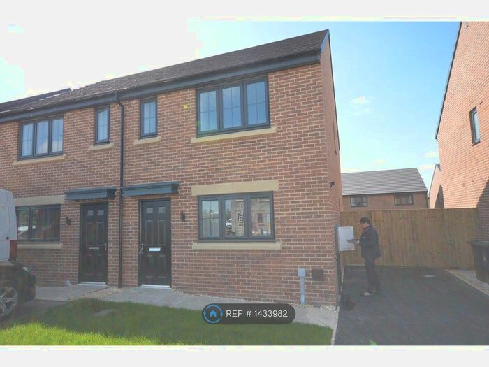 3 Bedroom Semi-Detached House To Rent In Primrose Road, Thurnscoe, Rotherham, S63