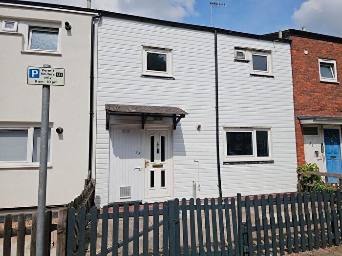 2 Bedroom Terraced House To Rent In Braybourne Close, Uxbridge, UB8