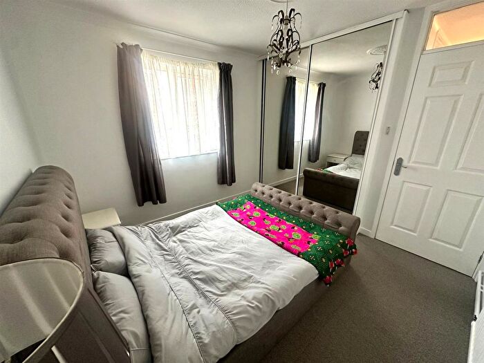 1 Bedroom Flat For Sale In Abernethy Quay, Marina, Swansea, SA1