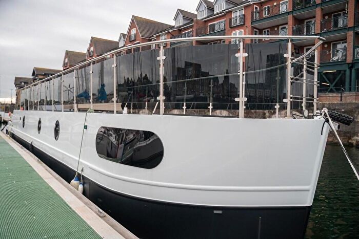 2 Bedroom House Boat To Rent In Liverpool Marina, Coburg Wharf, Liverpool, Merseyside, L3