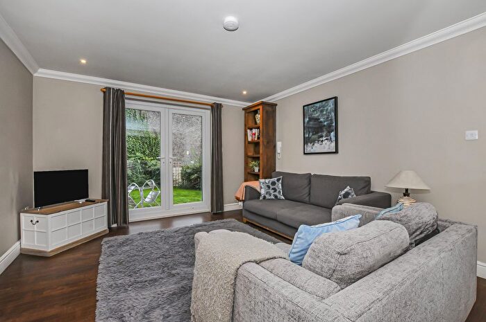 1 Bedroom Flat To Rent In Lord Raglan House, St Leonards Road, Windsor, SL4